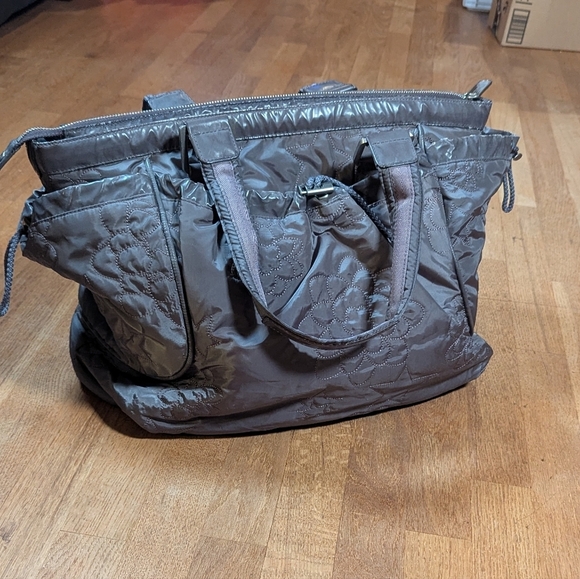 🌟 LeSportsac x Stella McCartney Quilted Nylon Carry All Bag w Matching Pouch 🌟 - Picture 2 of 11